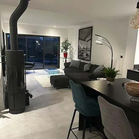 Villa Maison Contemporaine Avec Piscine Et *