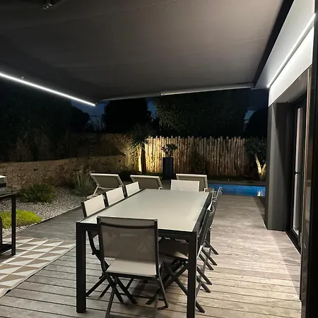 Villa Maison Contemporaine Avec Piscine Et *