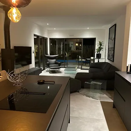 Villa Maison Contemporaine Avec Piscine Et *