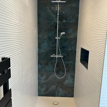 Maison Contemporaine Avec Piscine Et Villa